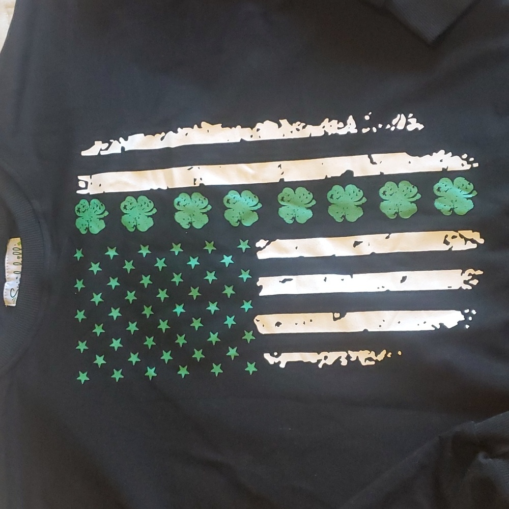 Spadhill black Shamrock American Flag crew neck pullover sweatshirt
